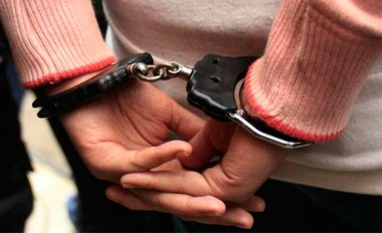 Policía Nacional apresa y envía a la justicia madre golpeó hijo