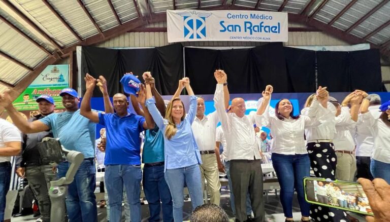 PRM juramenta a dirigentes del PLD y Fuerza del Pueblo