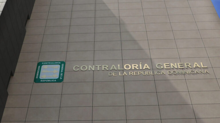 Contraloría implementará programa "Burocracia Cero”