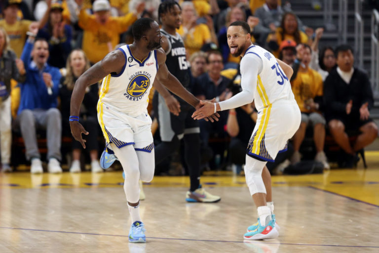 Golden State empata la eliminatoria tras un final de infarto