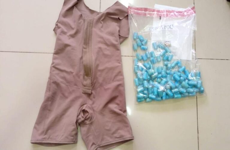 Atrapan en el AILA Dominico-Español con bolsitas de cocaína