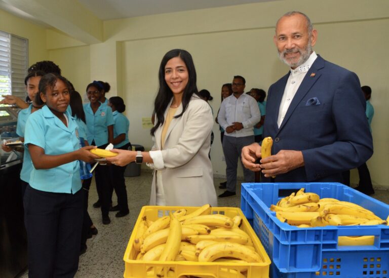 INABIE avanza con éxito piloto de inclusión de frutas en alimentación escolar
