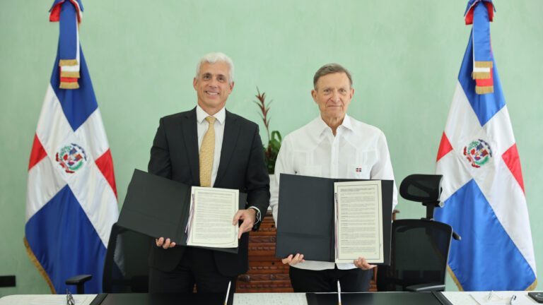 MIREX y ASIEX firman acuerdo para potenciar las inversiones extranjeras en el país