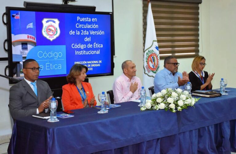 DNCD presenta nueva versión de código de ética institucional