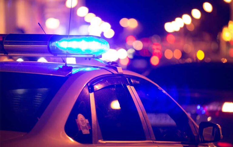 Al menos 3 muertos y 5 heridos en dos tiroteos en Kansas City