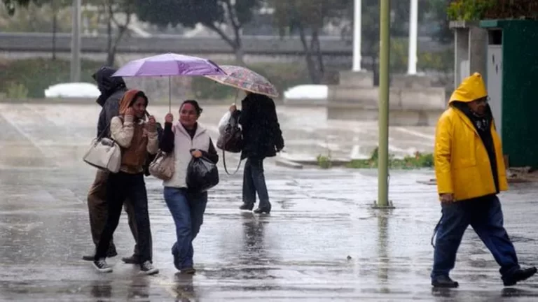 La tormenta Bret en el mar caribe, aguaceros en la tarde