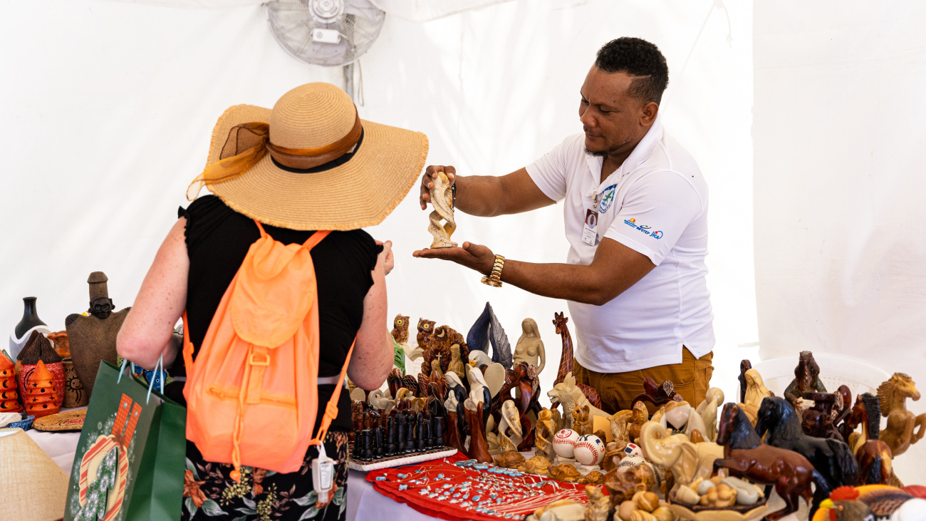 Los interesados podrán acudir a la Feria Nacional de Artesanía, que ofrecerá talleres y exhibiciones de piezas elaboradas por artesanos locales Inicia el primer Congreso Nacional de Industrias Creativas RD Naranja