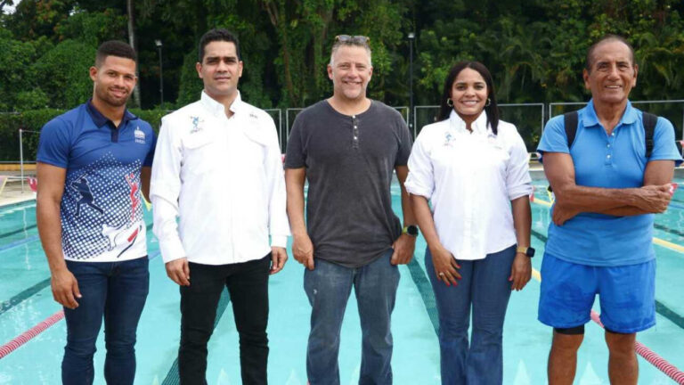 INEFI lleva proyecto deportivo “Brazadas Educativas” a La Vega