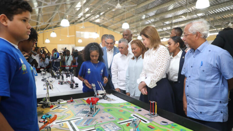 Gobierno deja inaugurado campamento de Robótica Educativa 2023