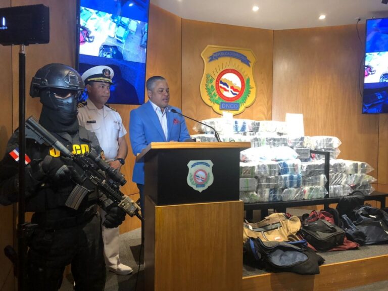 Autoridades ocupan otros 281 paquetes presumiblemente cocaína