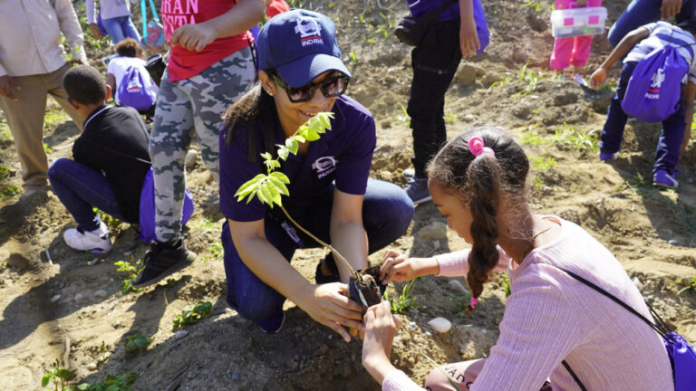 INDRHI realiza jornada infantil de reforestación
