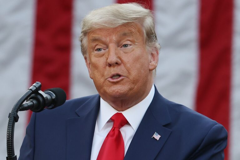 Trump es acusado de "inflar" su riqueza