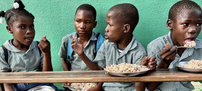 Programa de alimentos en Haití es recortado por falta de fondos