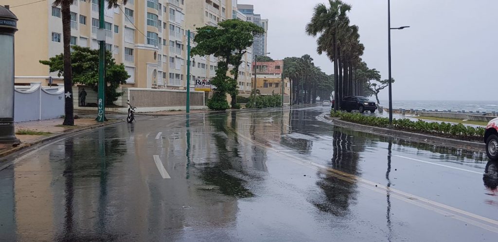 malecon Aguaceros, tormentas eléctricas y ráfagas de viento por vaguada