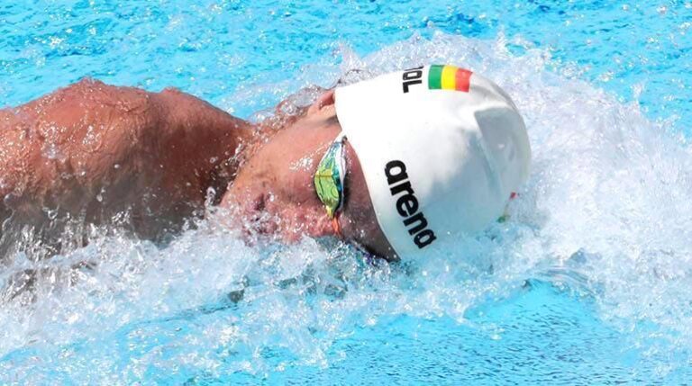 Javier Núñez avanza a la final campeonato mundial junior natación