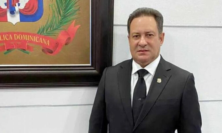 Miguel Gutiérrez renuncia a su curul como diputado