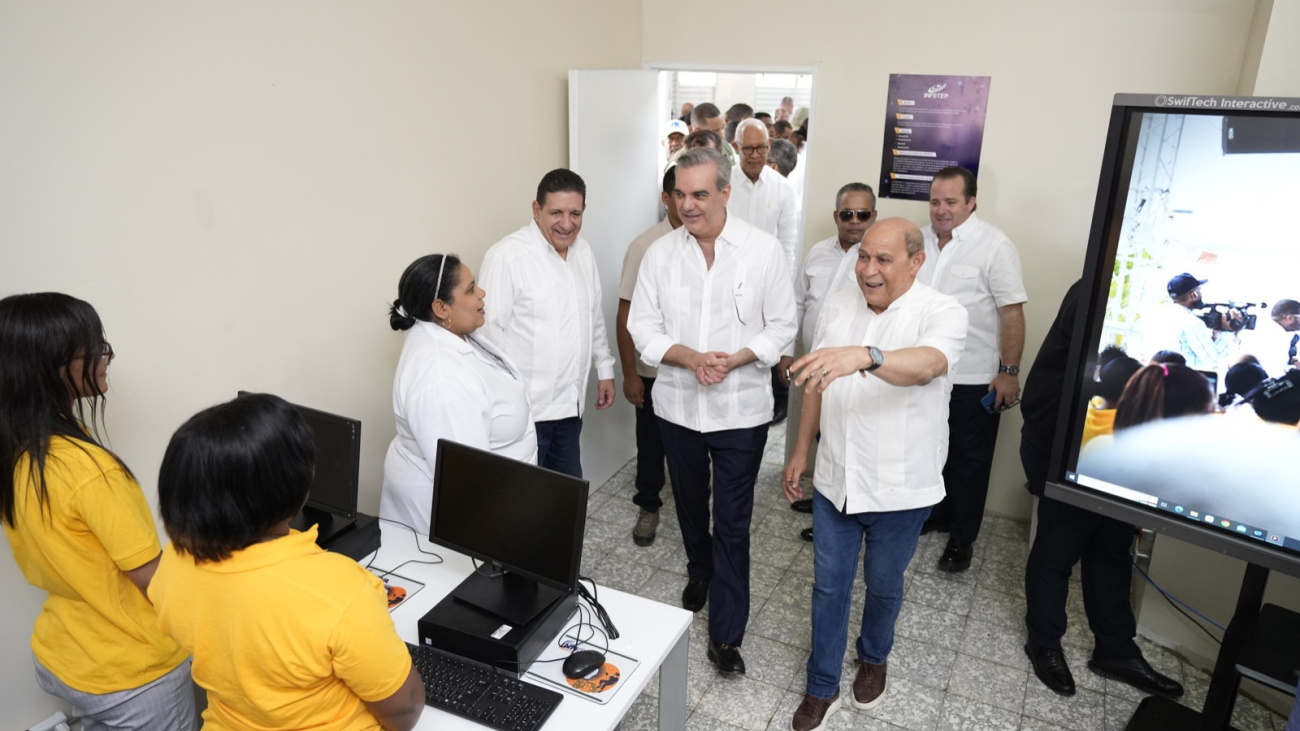 El presidente realizó un recorrido por los talleres (1) INFOTEP ha inaugurado 15 nuevos centros de capacitación en SD