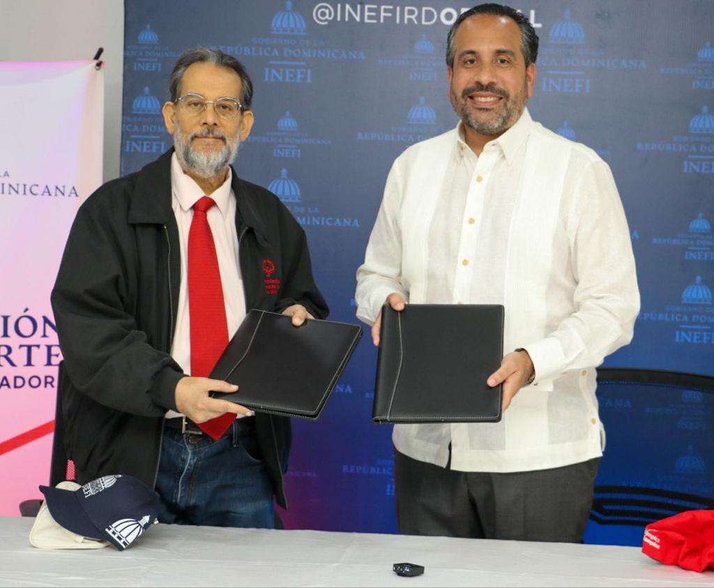 PIE DE FOTO 2 GUILLERMO Álvarez y Alberto Rodríguez Mella tras la firma del acuerdo INEFI y Olimpíadas Especiales firman acuerdo interinstitucional