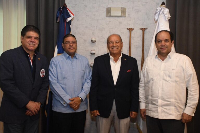 Camacho recibe al presidente de la OMB Paco Valcárcel