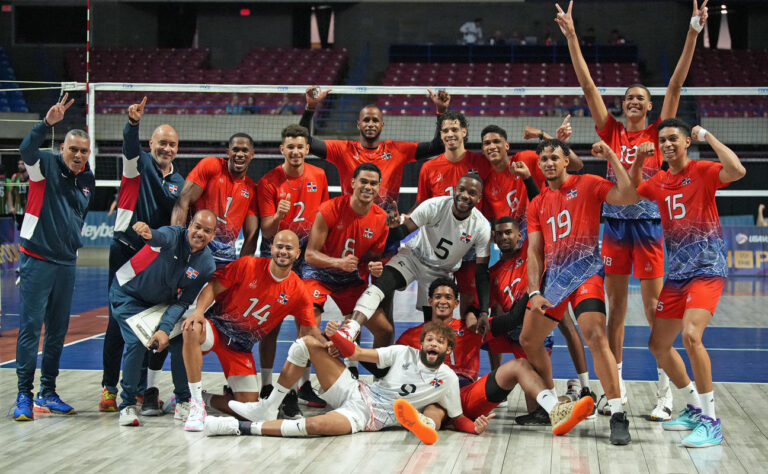 RD se lleva el segundo lugar en el grupo con victoria sobre México