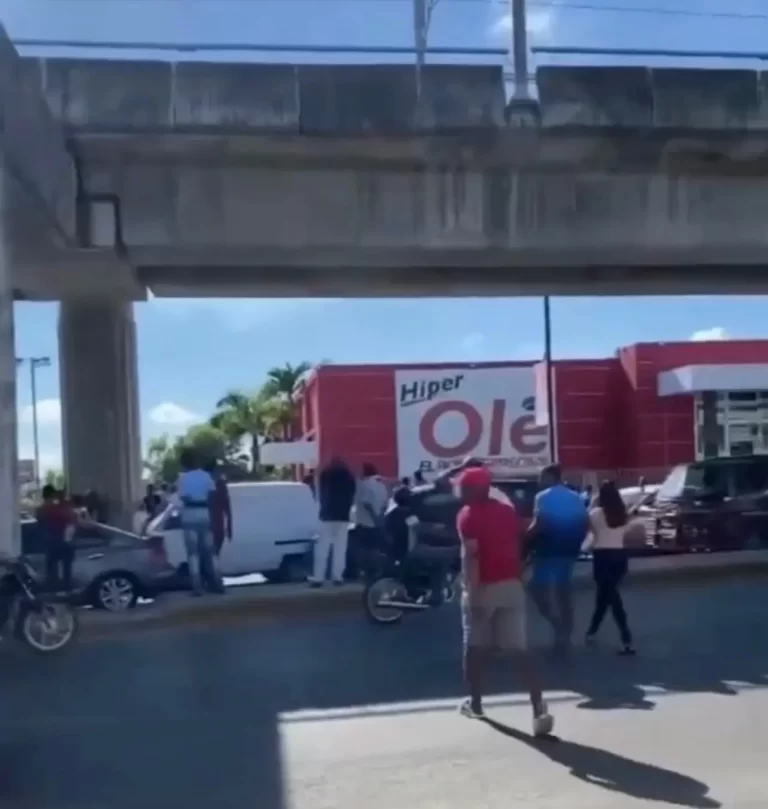 Matan dos personas de supermercado en Villa Mella
