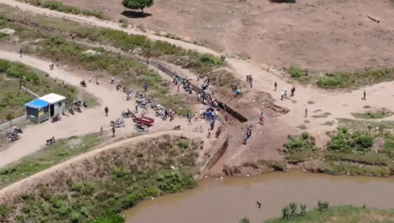 Cierre del Paso del Agua en el Río Masacre por Ciudadanos Haitianos