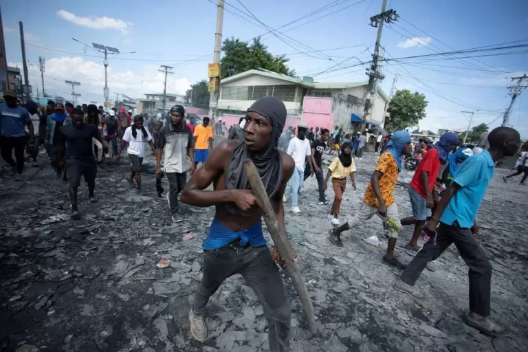 Canadá impone sanciones a tres empresarios haitianos