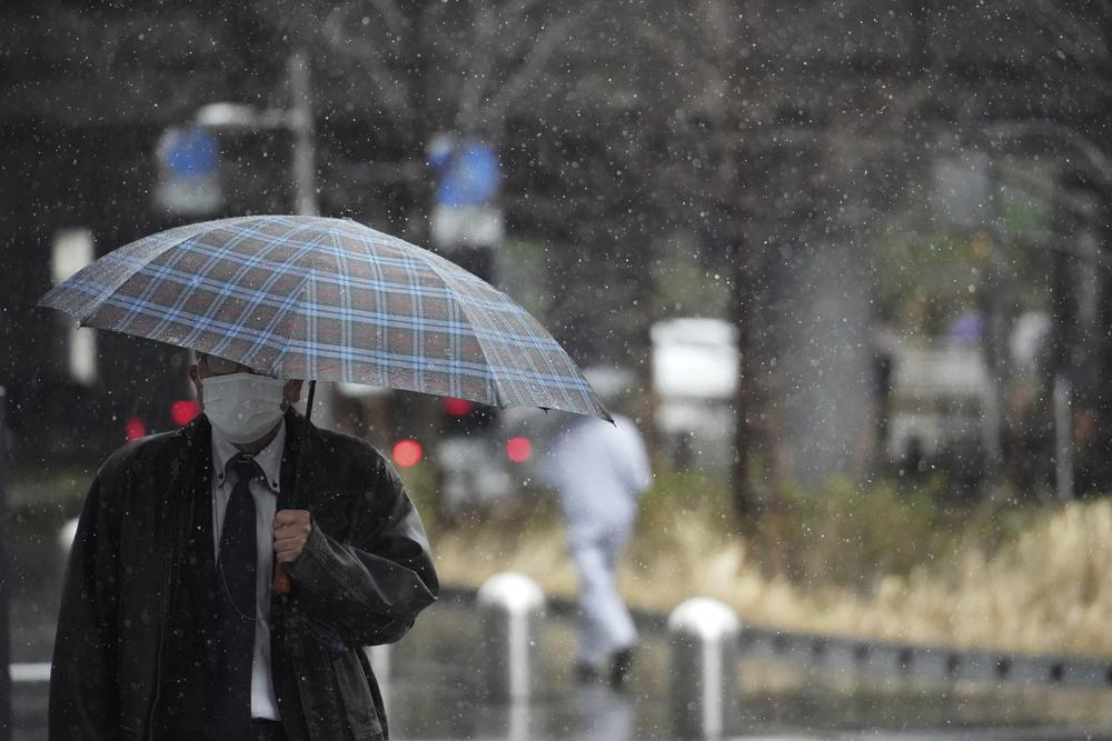 lluvias Ambiente caluroso y algunos aguaceros focalizados por vaguada