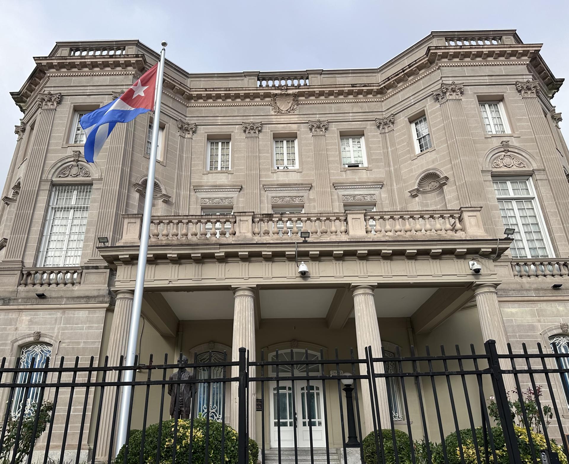 La embajada de Cuba en Washington ha avisado a las fuerzas de EEUU para evaluar el ataque Cuba llama a EEUU a la "acción" tras el ataque contra su embajada en Washington