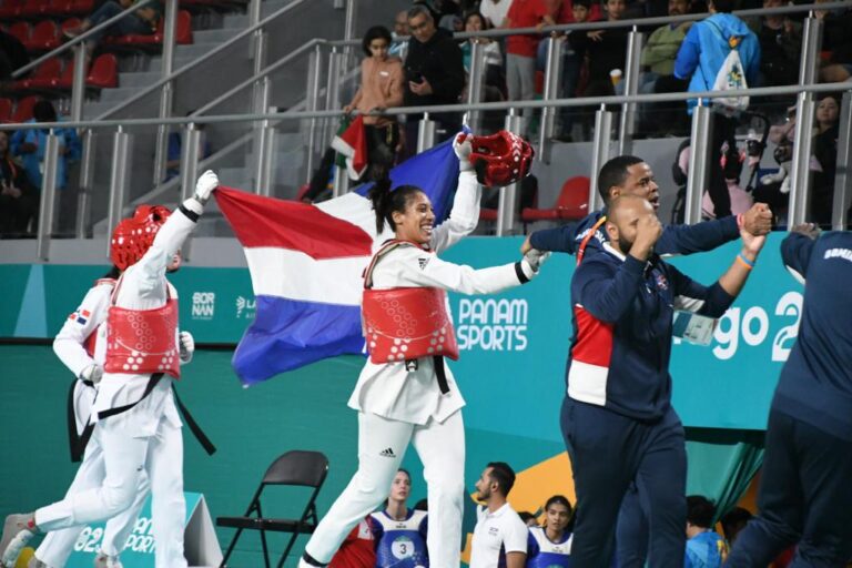 Equipo femenino taekwondo se cuelga el oro en Panam de Chile