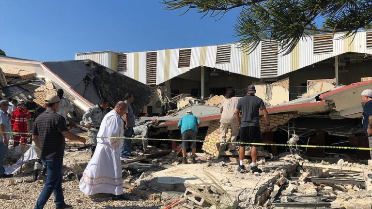 Termina con once muertos rescate en iglesia que se derrumbó