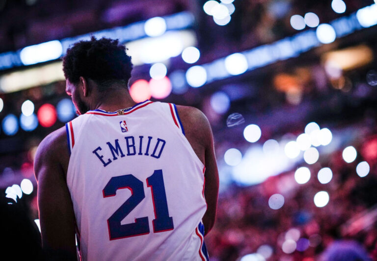 Joel Embiid Deslumbra con una Exhibición de 48 Puntos