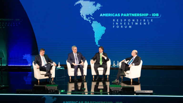 Abinader participa en Foro del BID en Washington