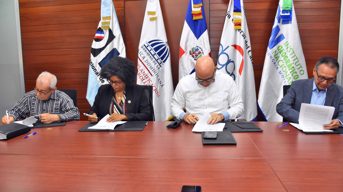 ccc Gobierno firma acuerdo para fortalecer la planificación y gestión del territorio