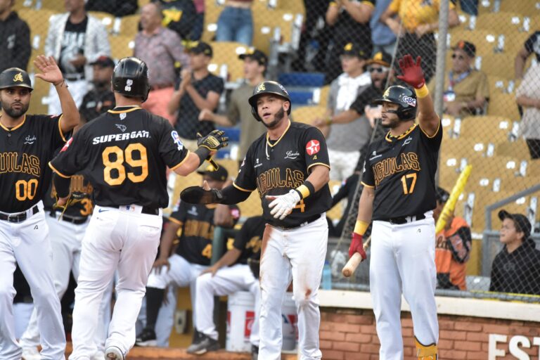 Las Águilas extienden racha ganadora