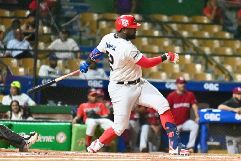 Leones del Escogido vencen a los Gigantes del Cibao