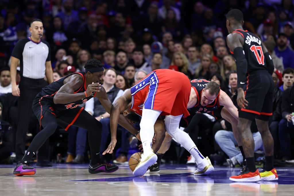 Toronto Raptors v Philadelphia 76ers Joel Embiid causa baja para el día de Navidad