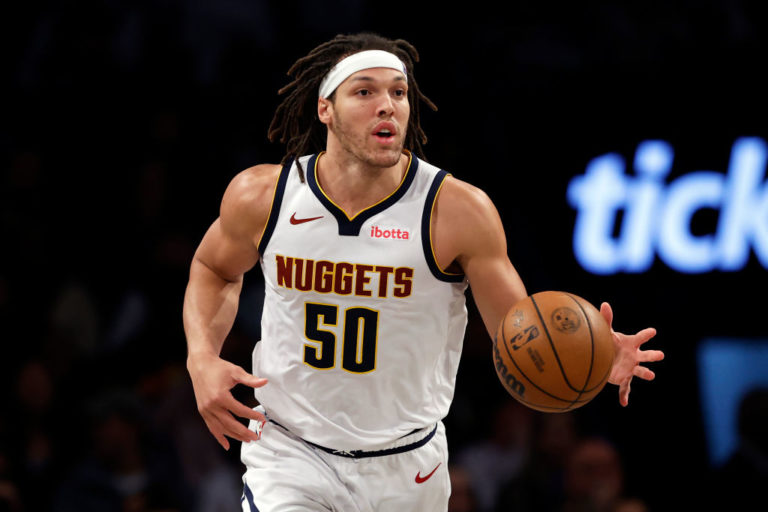 GettyImages-1888620327-768x512 La mordedura de un perro deja a Aaron Gordon fuera de la cancha