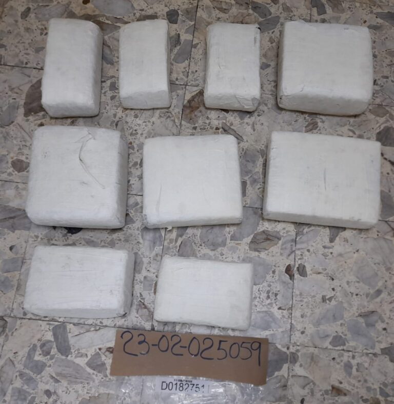 ERD y DNCD arrestan conductor de vehículo con 66 libras de marihuana