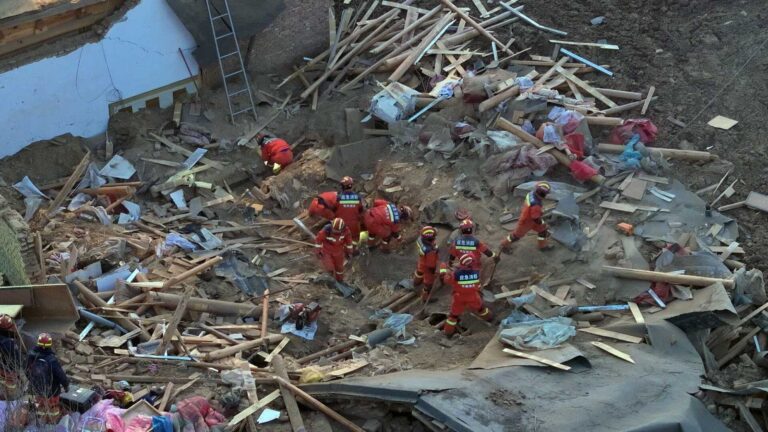 Tragedia en China: sismo en el noroeste deja más de un centenar de víctimas