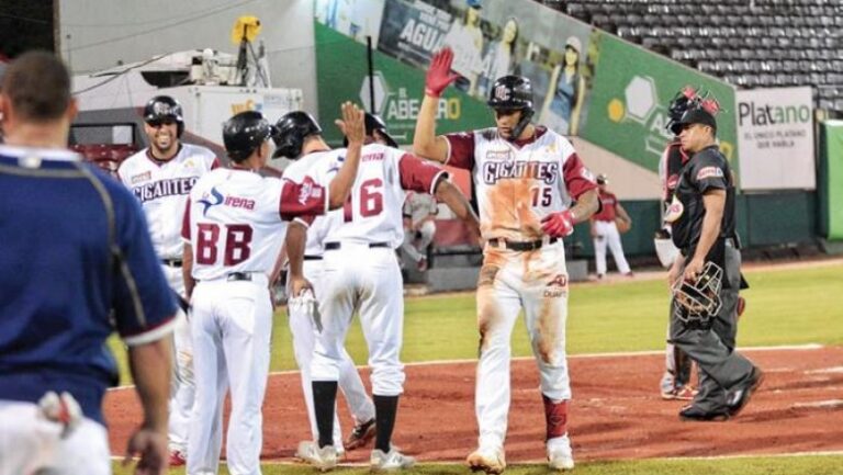Gigantes vencen a Leones