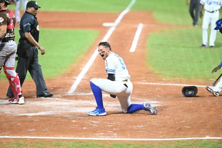 Tigres vencen a Gigantes y trepan la cima