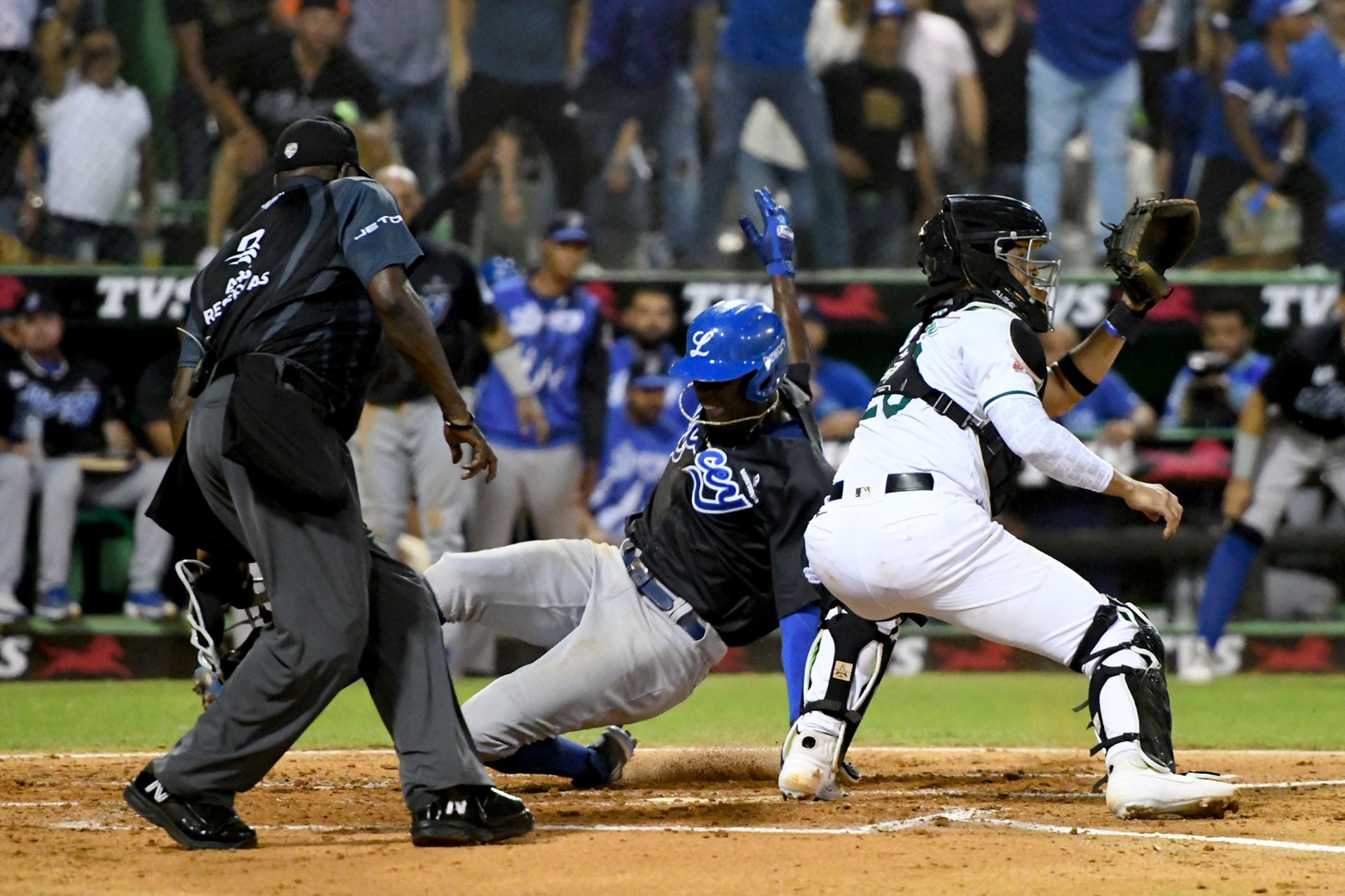 AQUINO Los Tigres consiguen primer triunfo en la final ante las Estrellas