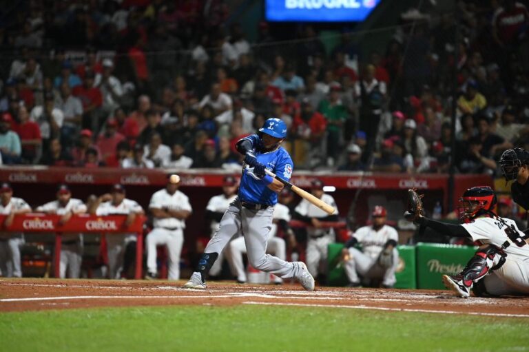 Tigres gana duelo de pitcheo a Leones