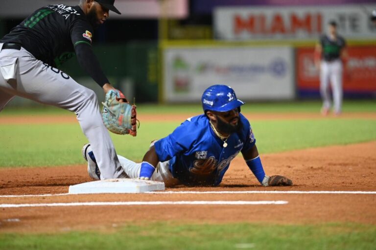 Tigres rompen racha de Estrellas