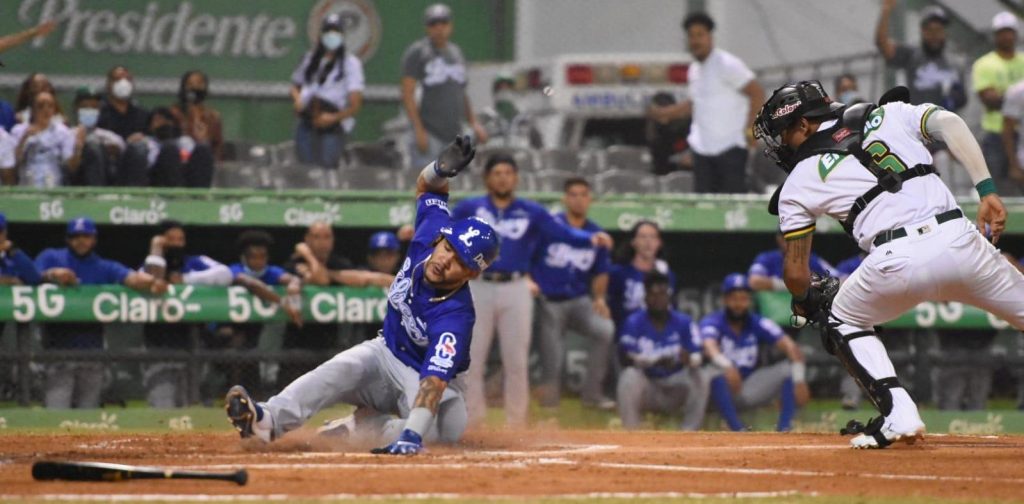 Licey-y-Estrellas-se-enfrentaran-en-la-final-2022-–-2023-de-LIDOM Licey gana tercero seguido de la final y está a un triunfo del título