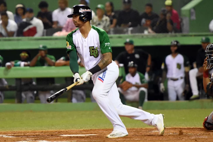 Estrellas eliminan al Escogido