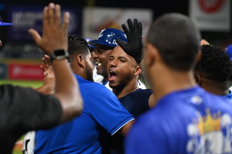 Licey deja en el terreno a las Estrellas
