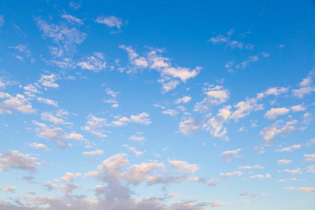 Nubes dispersas y escasas lluvias