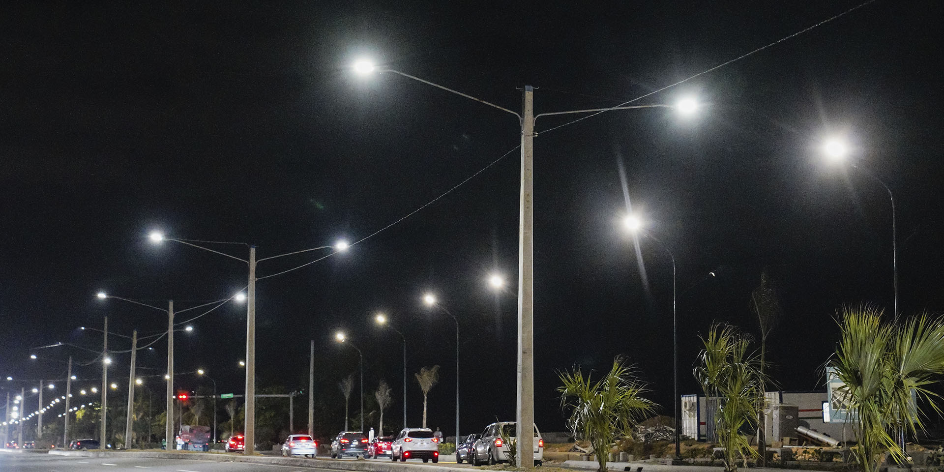 tw-1920-x-960-edesur-coloca-400-luminarias-en-importantes-avenidas-del-distrito-nacional Edesur instaló más de 18,000 luminarias nuevas tipo led en 2023